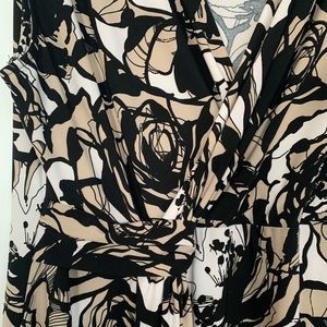 Stretchy print v neck dress